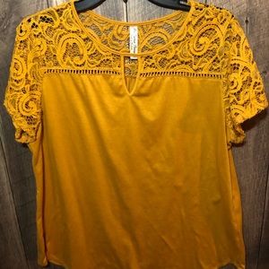 SOLD Women’s XL Blouse